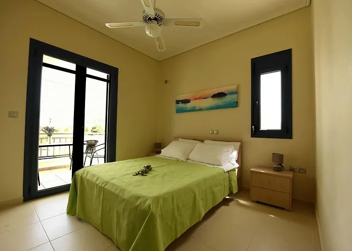 Panelma Tranquil Coastal Retreat In Zacharo Διαμέρισμα